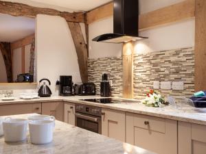 3 Bed in Worcester oc-41983