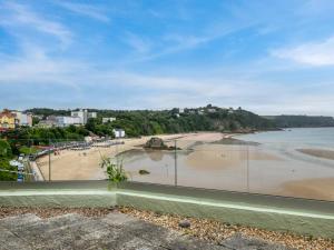 2 Bed in Tenby oc-fb205