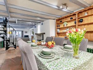 3 Bed in St. Austell oc-83541