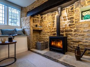 3 Bed in Cheltenham oc-75532