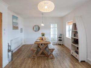 4 Bed in St. Austell oc-48109