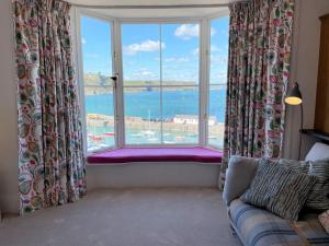 2 Bed in Tenby oc-82979