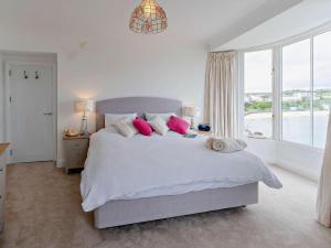 2 Bed in Tenby oc-82979