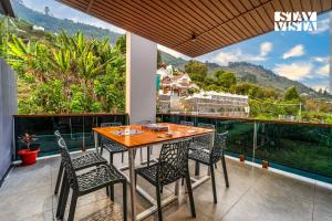 StayVista at Veranda Luxe Stay with Valley View
