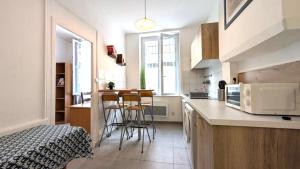 Super cozy apartment avec stationnement gratuit