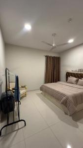 Modern 1BR 2-Min Walk to Al Araimi Boulevard