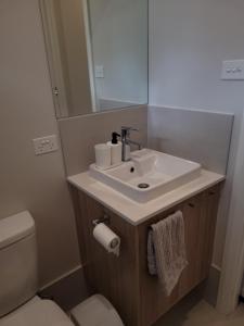 Cosy Private Modern Flat