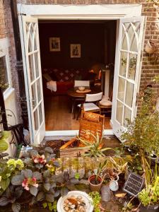 Notting Hill dream experience, with private GARDEN- 5 min to Portobello