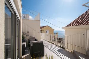 ADRIATIC ABOVE APARTMENT by DuHomes