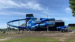 Langs de Kleine Haven, Sfeervol Chalet op 5 Sterren Vakantiepark De Kuilart