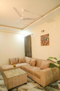 Neelkanth By Dharm Escapes 1BHK Balcony Stay