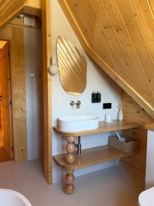 Luxury Mountain Villa with Hot Tub