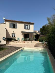 Villa moderne-piscine-jardin clôturé-6 personnes