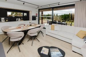 Nature Lake Village – Villa Timberly n°16 – 8 personnes avec jacuzzi