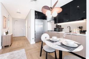 StayShort - Stunning Studio in Business Bay that Sleeps 2