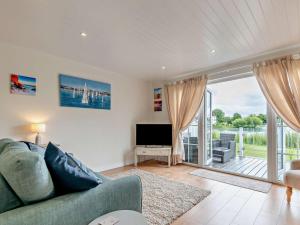 3 Bed in Cirencester oc-90082