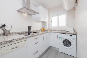 C03 Bright 3 bdr with terrace city center