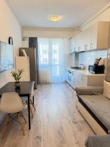 Lazar Apartments - Commercial Center Palas Mall