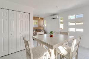 13 Mi to Universal Studios: Renovated Cottage!