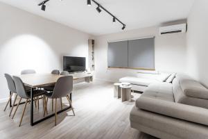 Tirana Stay 2BR at Palace with Cubes - Skanderbeg Square