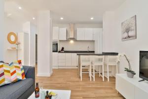 C04 - El Palo Beach 2 Bedroom Apartment