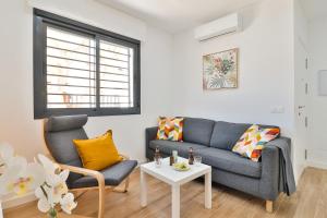 C04 - El Palo Beach 2 Bedroom Apartment