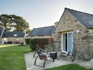 Maisons de vacances Elegant Retreat with Pool : photos des chambres