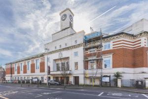 Stylish Historic Acton Apartment