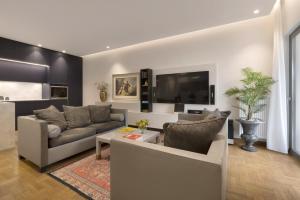 Signature Athenian Residence