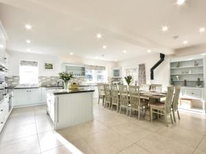 6 Bed in Otley oc-g0022