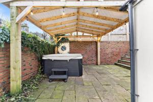 Artists Abode In Whitby - Hot tub