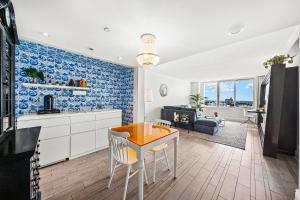 Modern waterfront living at Mondrian South Beach - 1123