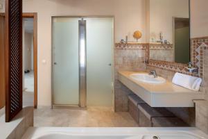 Malibu Mansions Apartments by Alfresco Stays