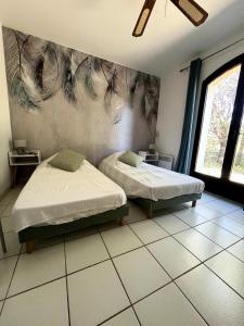 Spacious villa, pool and large garden