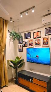 Empire Stays - Coastline Studio Hiranandani Estate