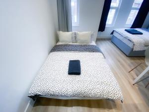 Bright & Modern Studio Flat - 10 min walk to tube