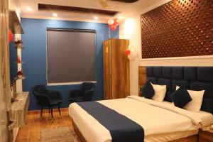 Red Leaf Hotel