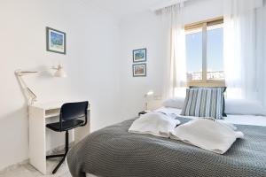 C09 Roomy Luminous 5 Bedroom in Town