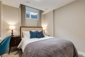 Newly Built Private Calgary Suite, Kitchen, Laundry & Free Parking