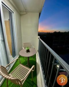 Condo with free pool access and WiFi, near Mactan Airport and Beaches