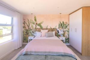 Spectacular position to main beach