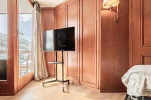 HelloCHALET Casa Lobita - Panoramic Balcony Apartment Walk to Gondola