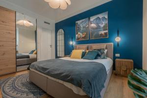 Cheerful Blue Flat by Wonderful Italy