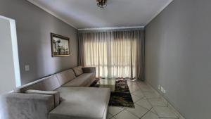 Sandton Streamline Modern 2-Bed Apartment