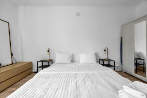 Ochota Kopińska Homely Apartment by BookingHost