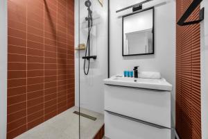 Ochota Kopińska Homely Apartment by BookingHost