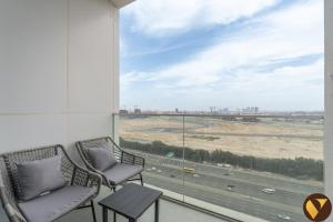 Vogue Vacation Homes, Arjan Skyz by Danube near Miracle Garden, one bedroom Apartment with Balcony and City View, Access toAmenities