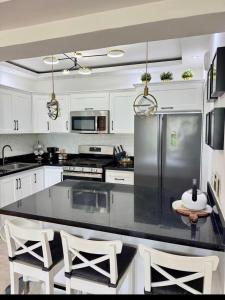 Lovely Beach Apartment with Pool B401