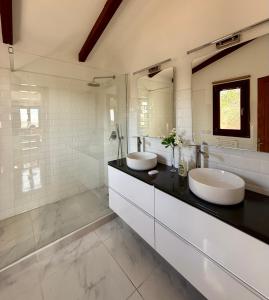 Private Villa Miramar with Pool, BBQ, Sea View, 10 Guests