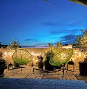 Peace of Provence - Rooftop Village Life